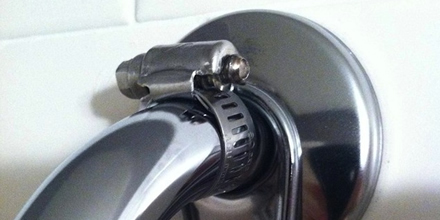 How-to-Keep-Shower-Caddy-From-Falling-–-DIY-Guide-TN